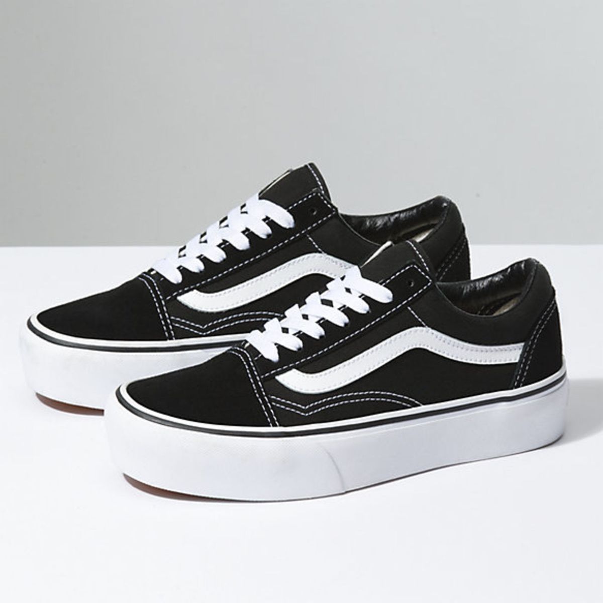 vans preto com flor