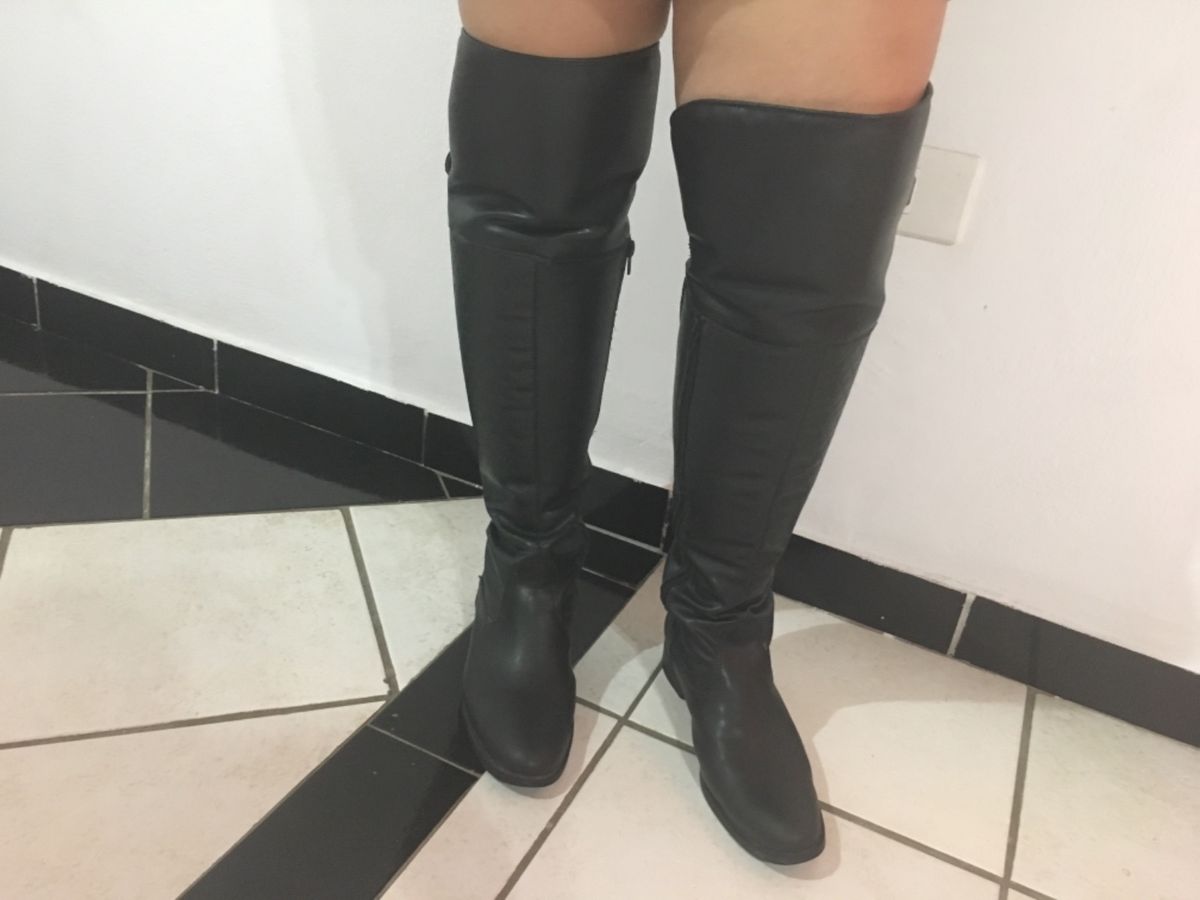 bota cano alto de amarrar atras