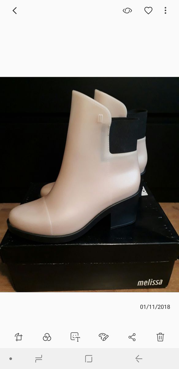 bota da melissa cano curto