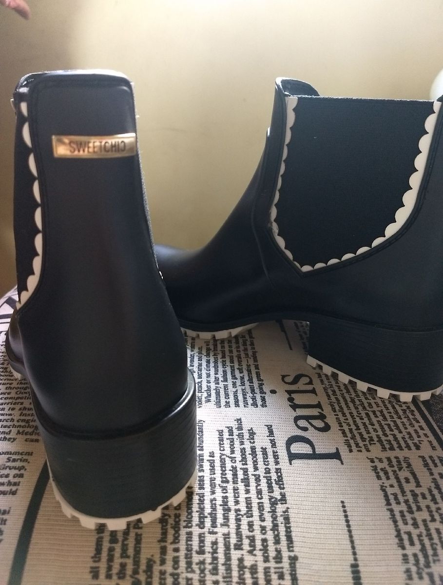 botas femininas cano curto plastico
