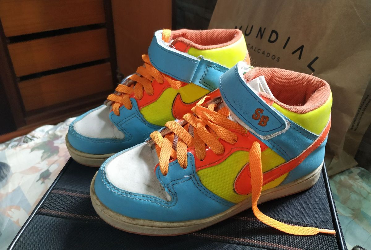 tênis da nike colorido