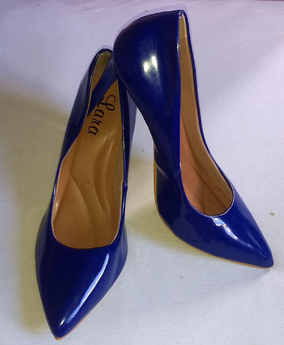 scarpin azul caneta