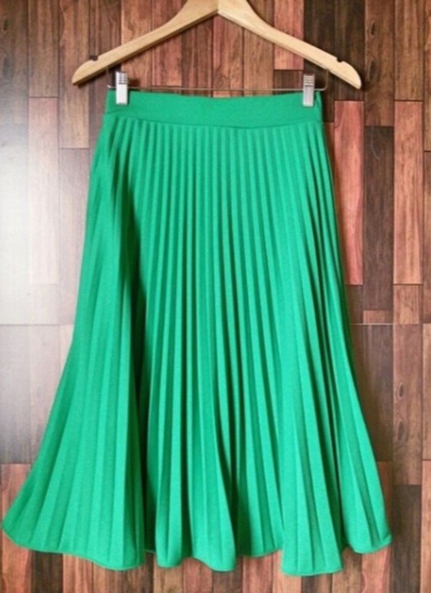 saia plissada verde bandeira