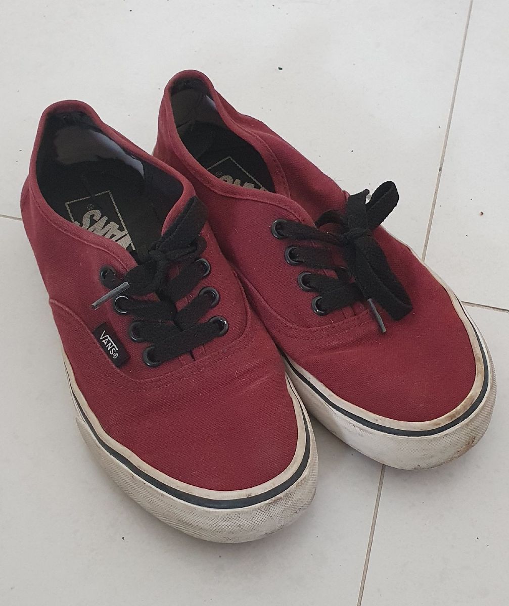 tenis vans vinho cadarço preto