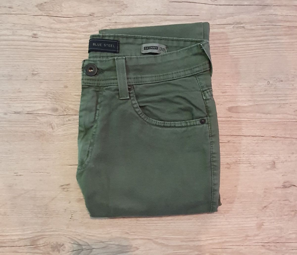 calça skinny verde