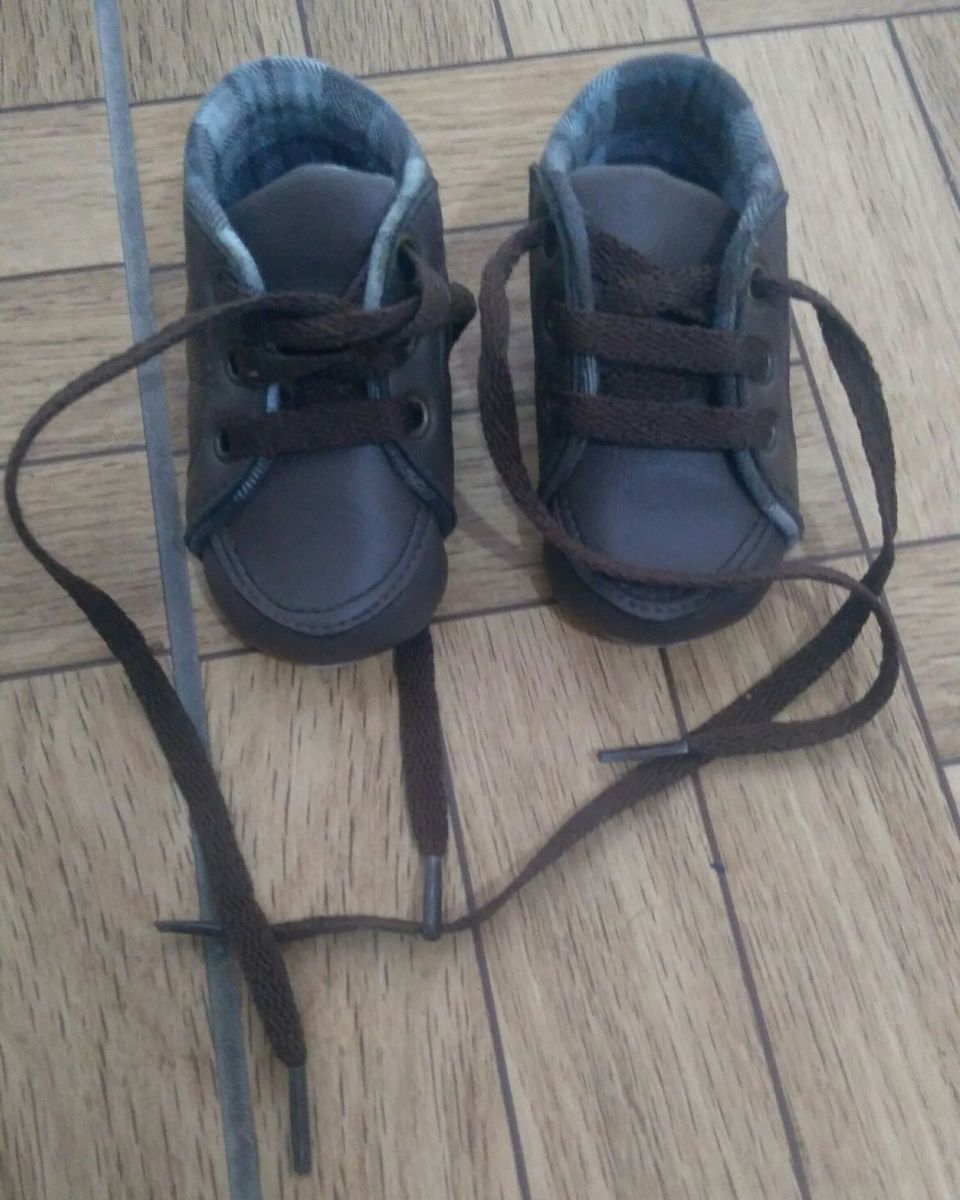 sapatinho de bebe renner