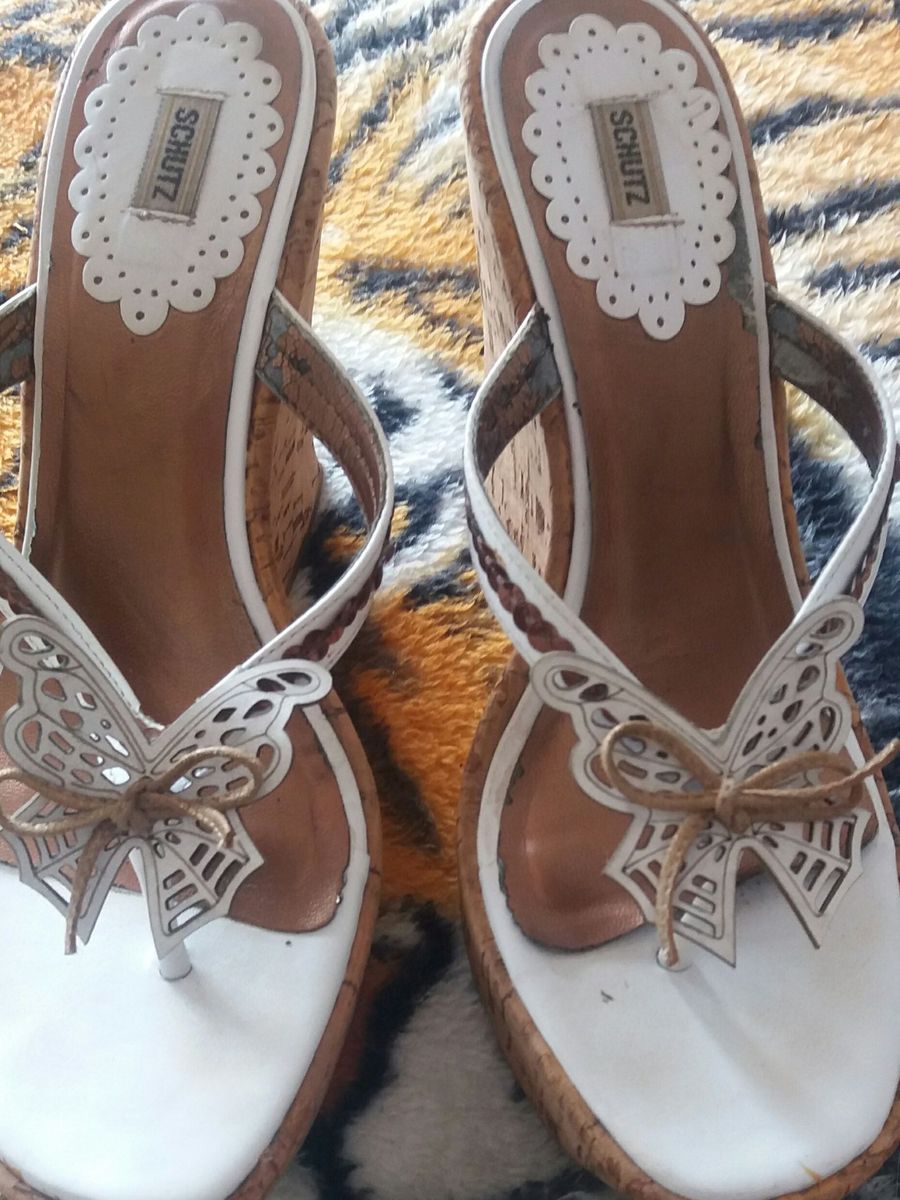 tamanco anabela schutz