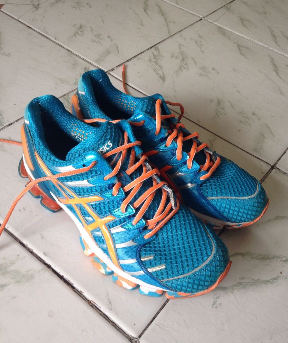 asics laranja e azul