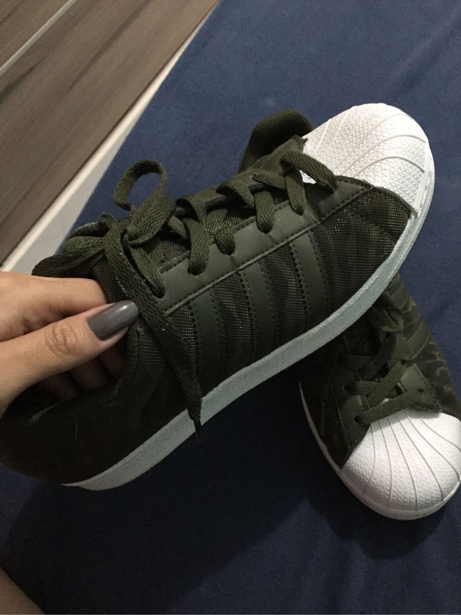 tenis adidas feminino verde militar