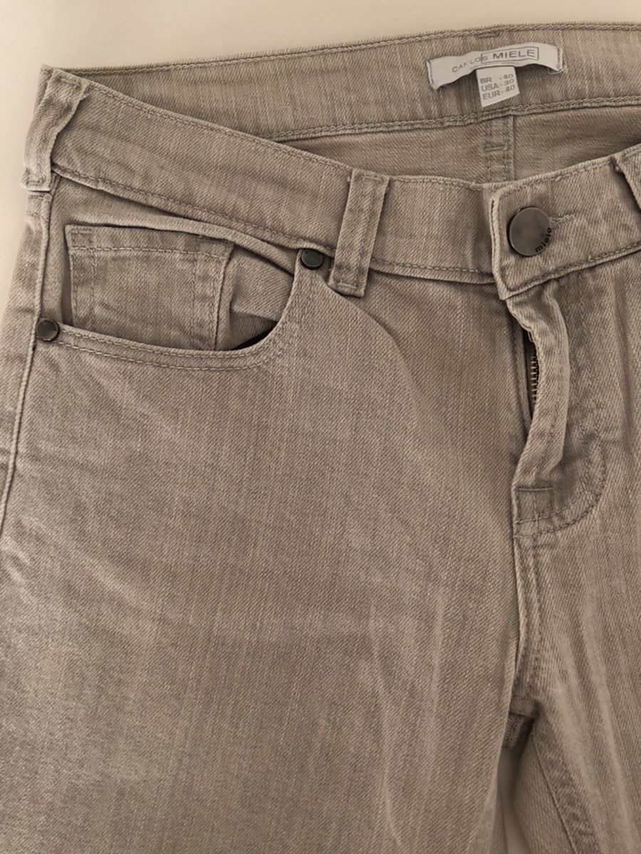 calça jeans feminina cinza claro