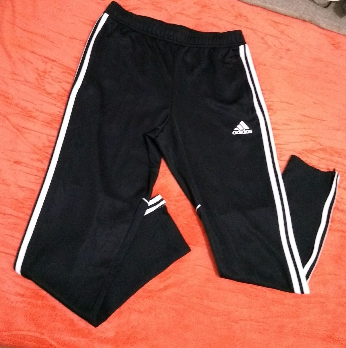 calça adidas masculina com ziper no bolso