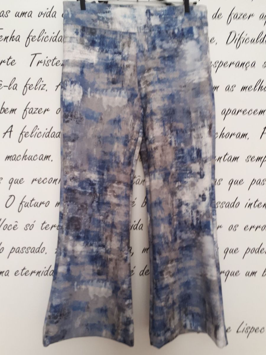 calça flare stretch