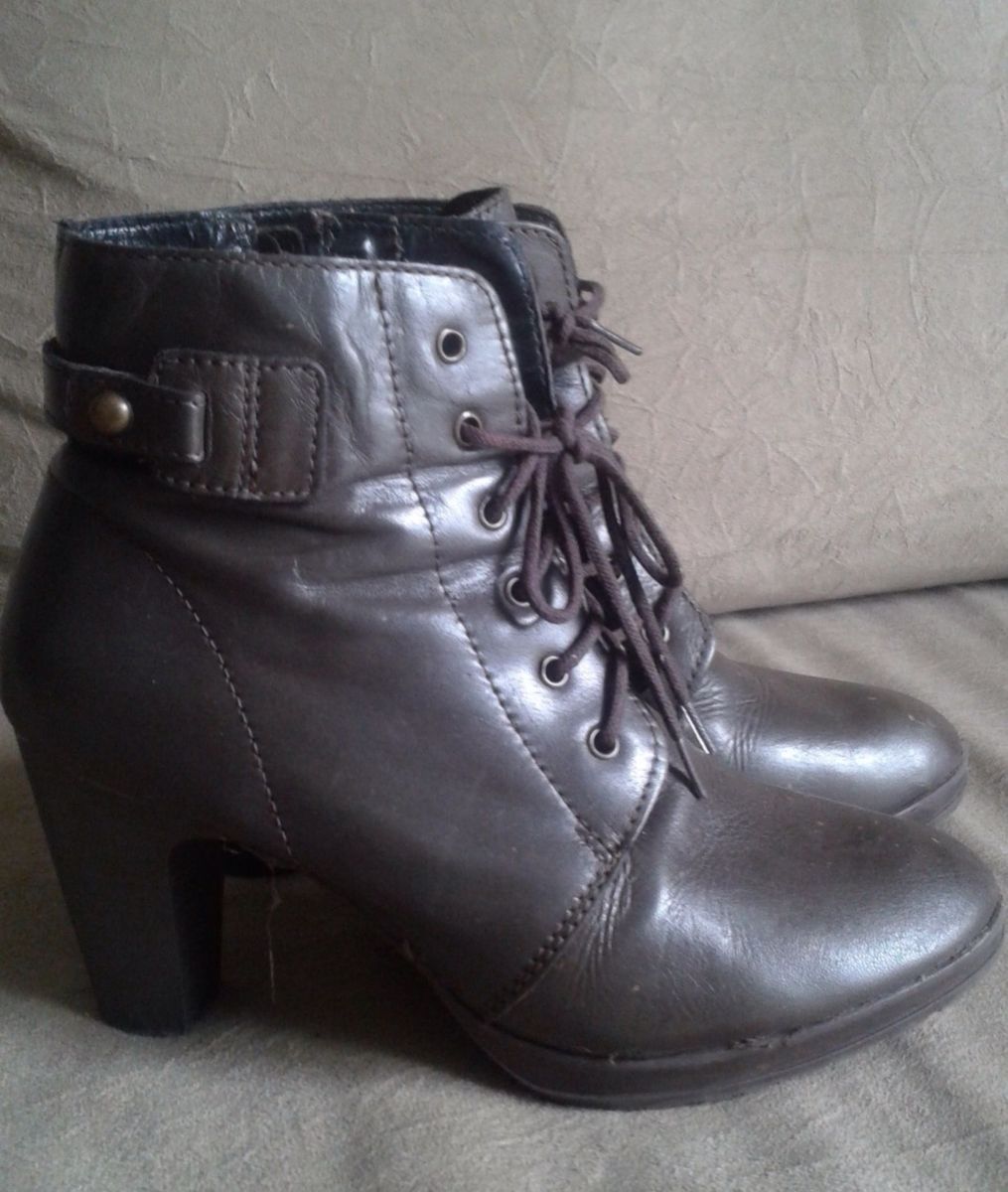 bota cano curto de saltinho