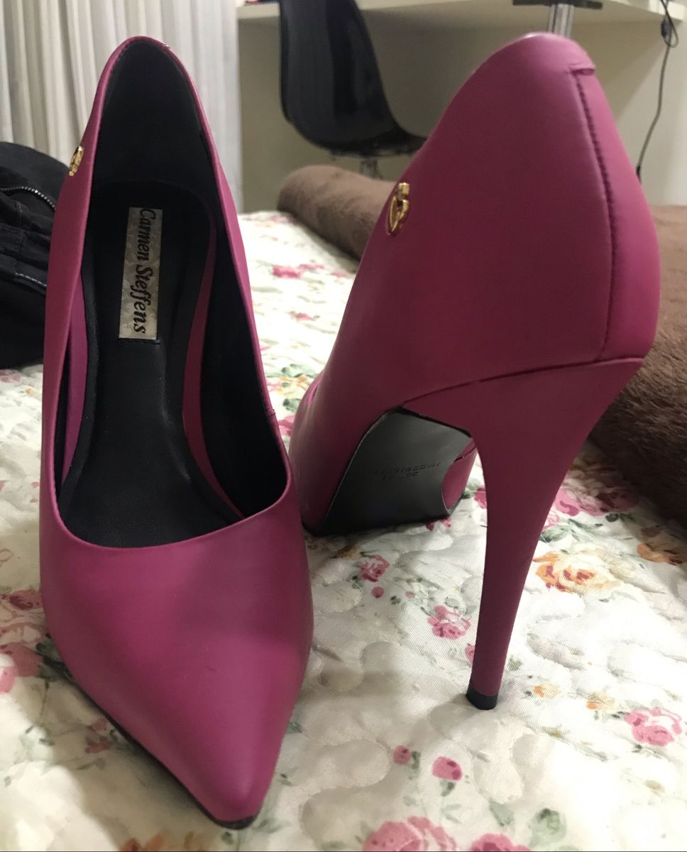 scarpin rosa carmen steffens