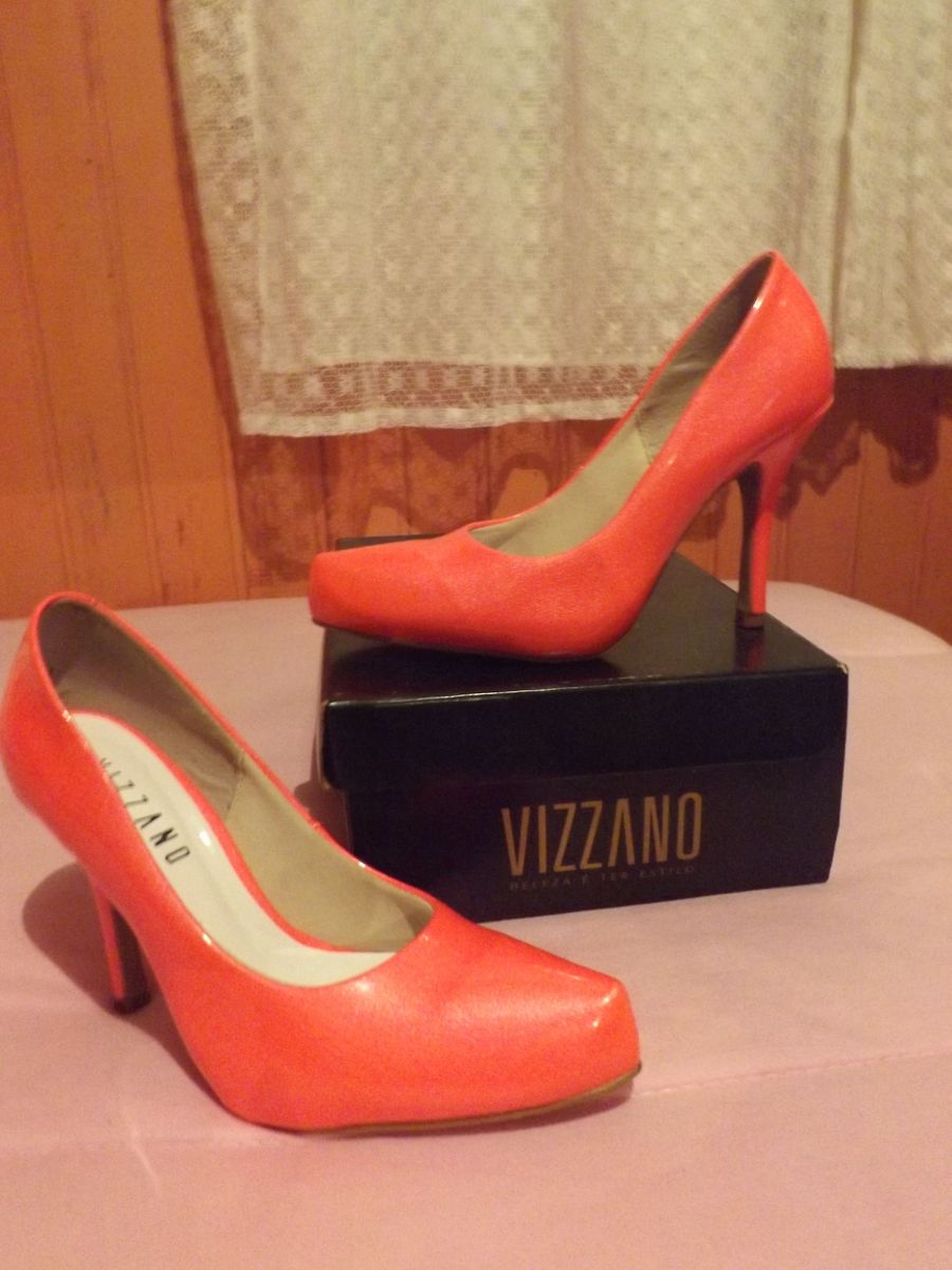 sapato laranja vizzano