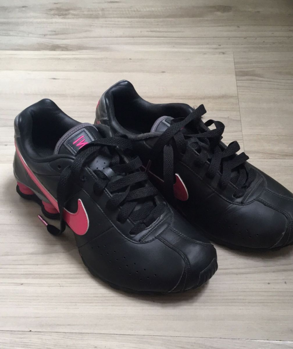 nike shox couro