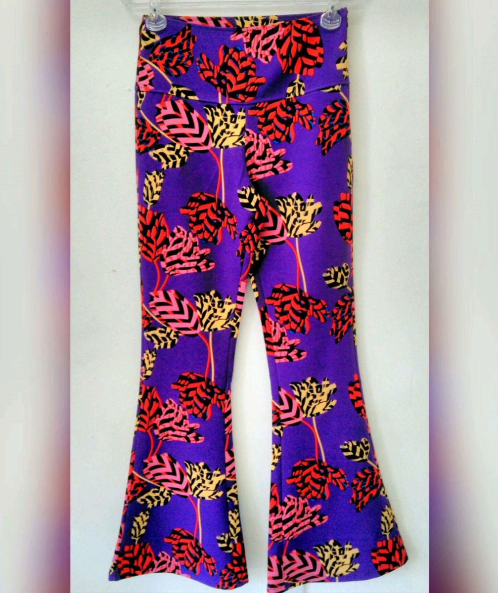 calça flare estampada floral