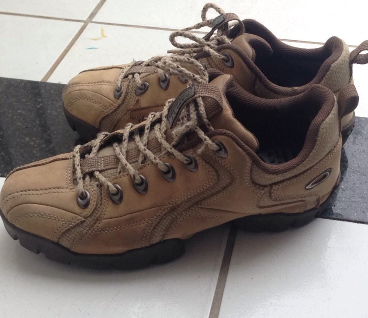 bota oakley flak low original