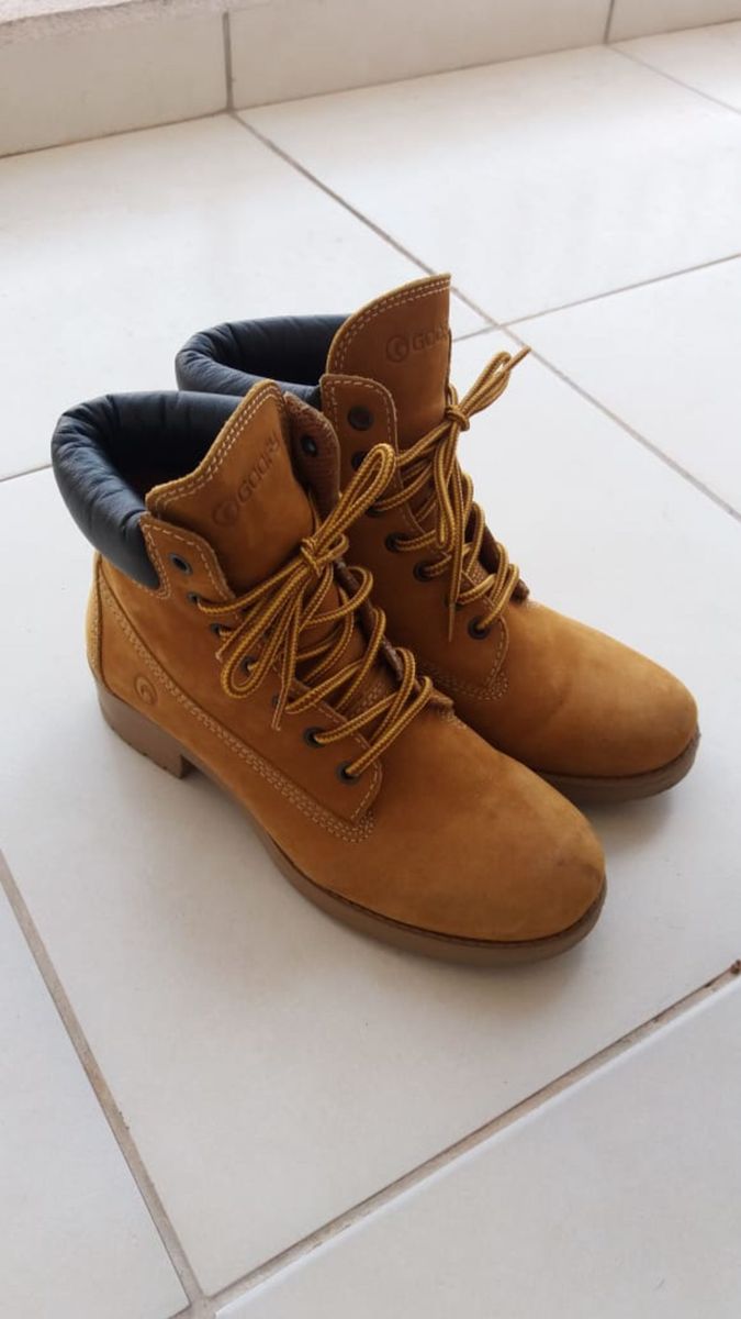 bota goofy caramelo