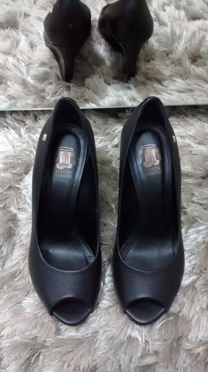 sapatos femininos loucos e santos