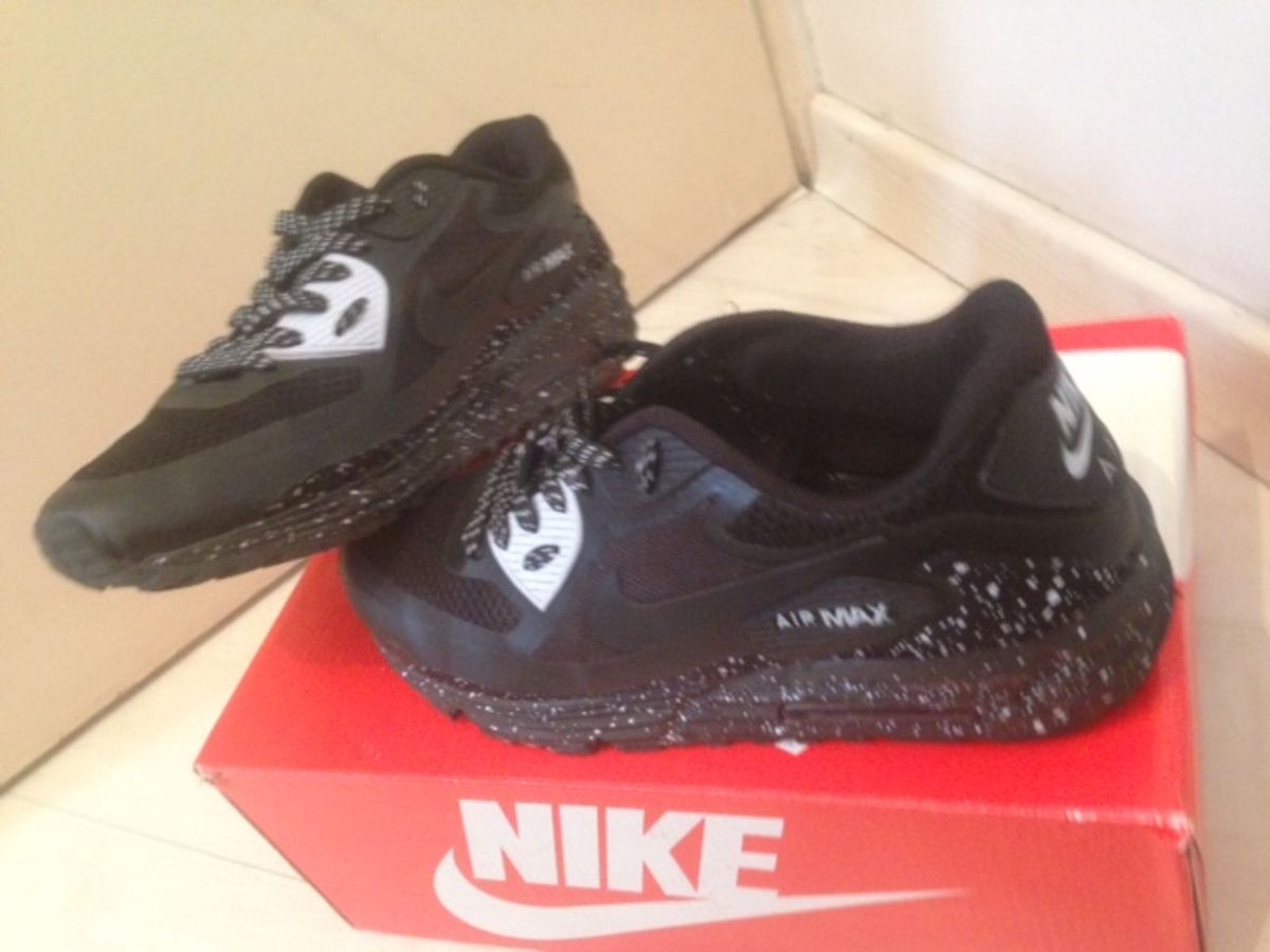 air max 90 preto com pintinha branca