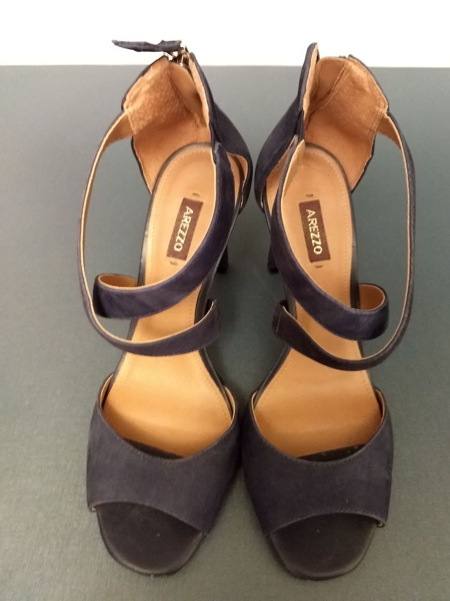 sandalia azul marinho arezzo