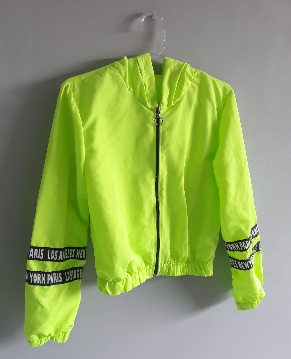 jaqueta corta vento neon