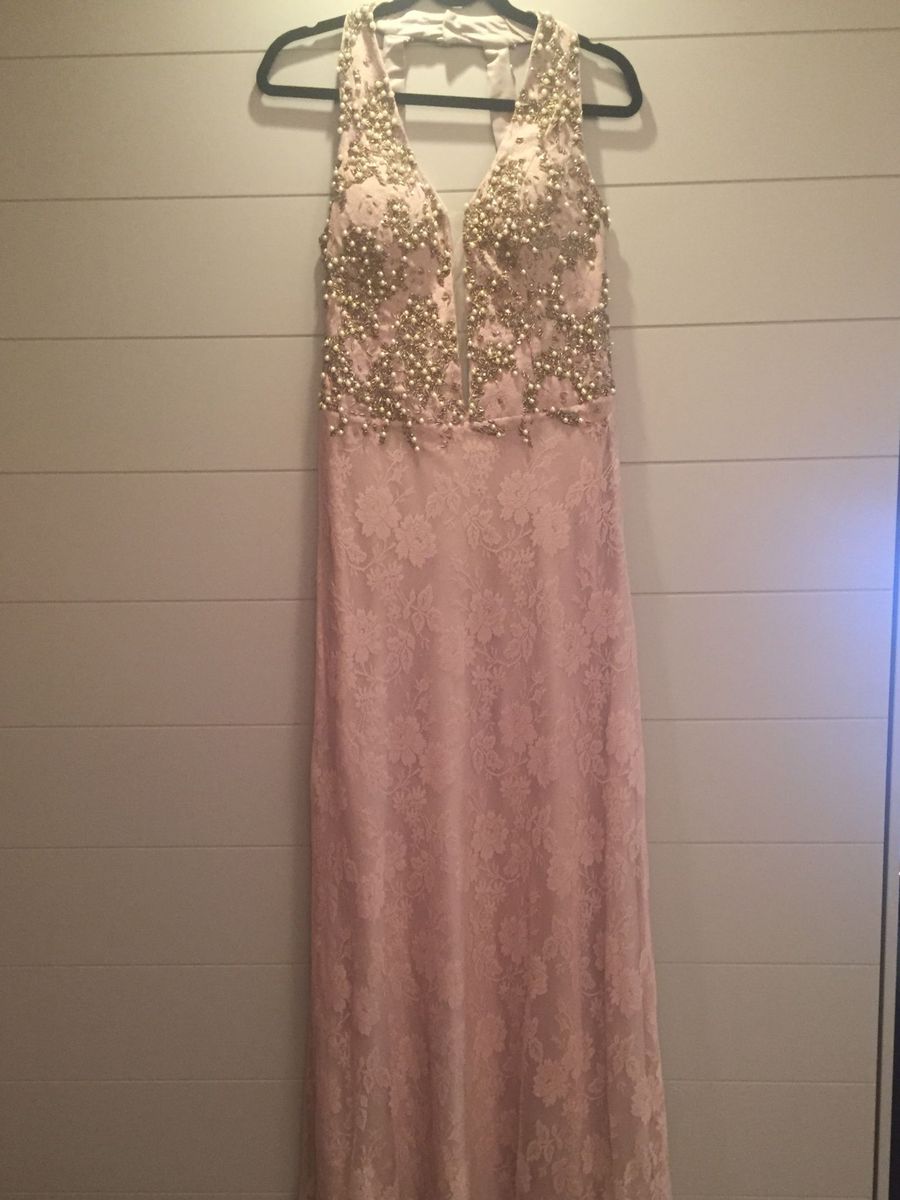 vestido de renda com pedraria