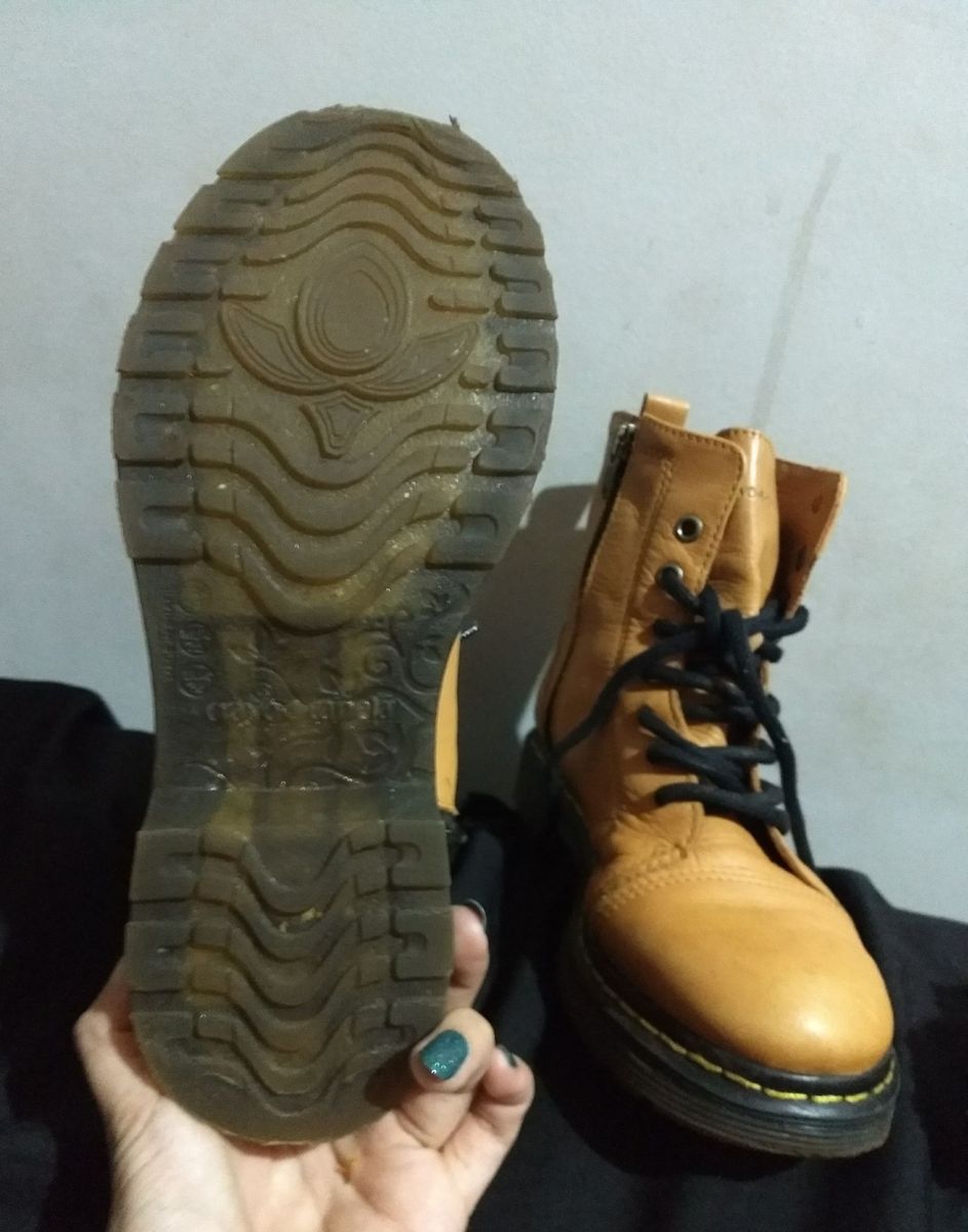 coturno amarelo cravo e canela