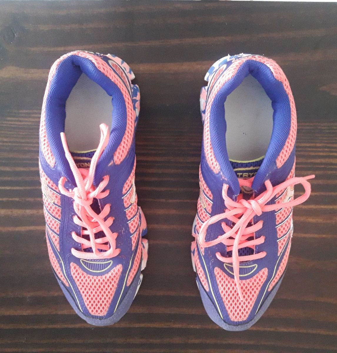 tenis colorido antigo