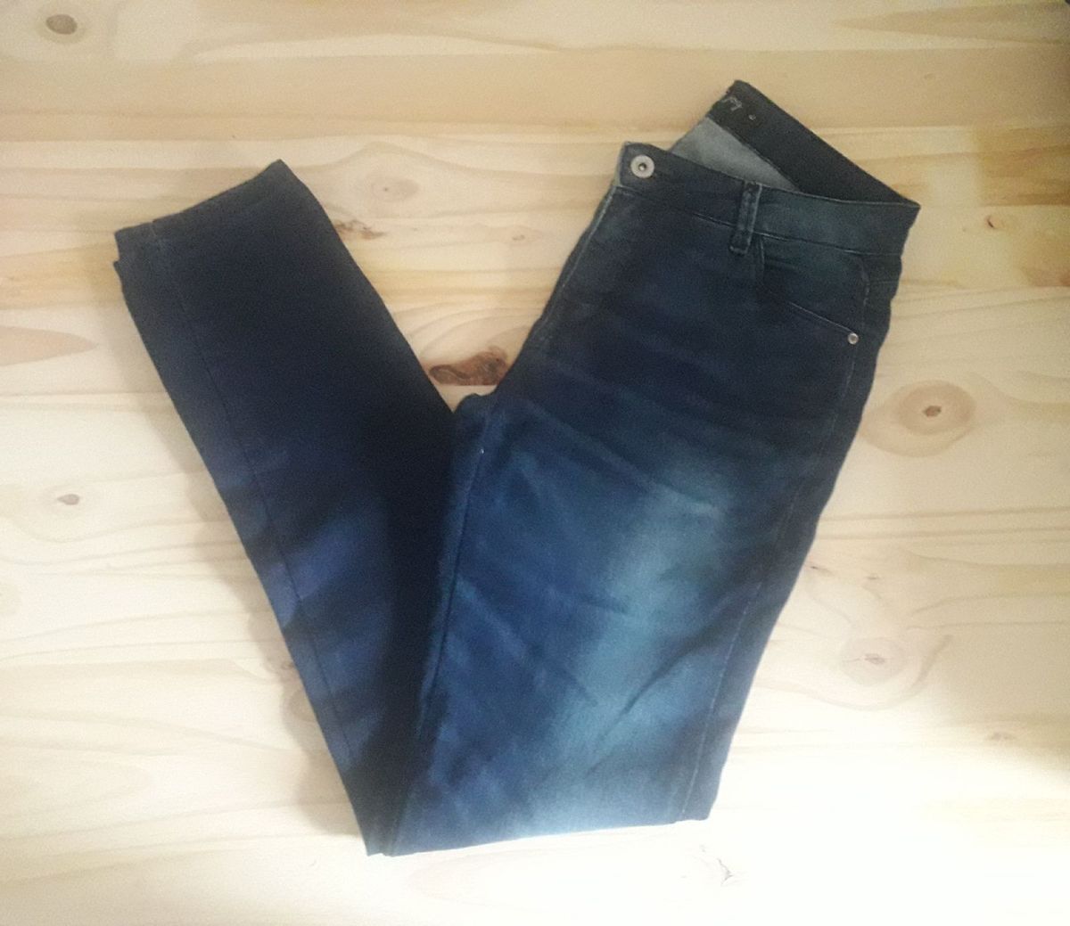 calça jeans com bastante elastano