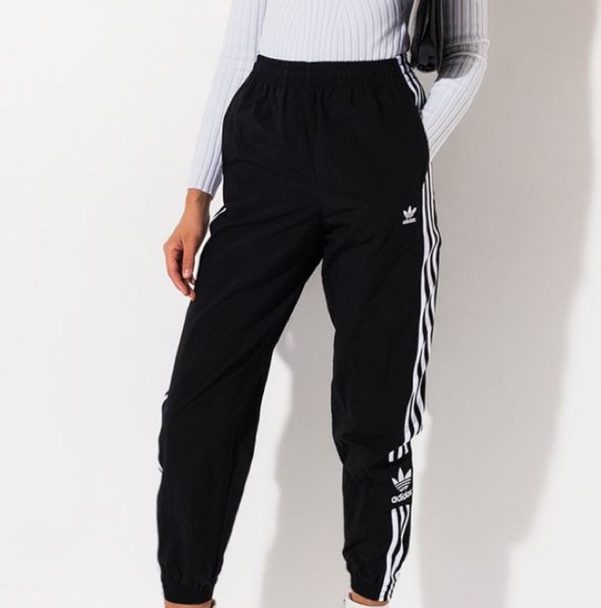 calça larga feminina adidas