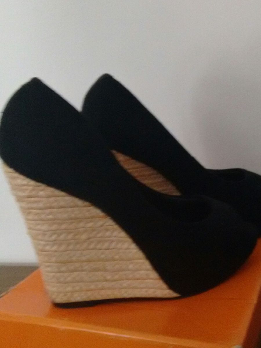 sapato anabela vizzano