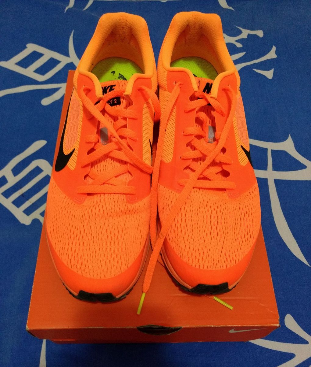 air max laranja fluorescente