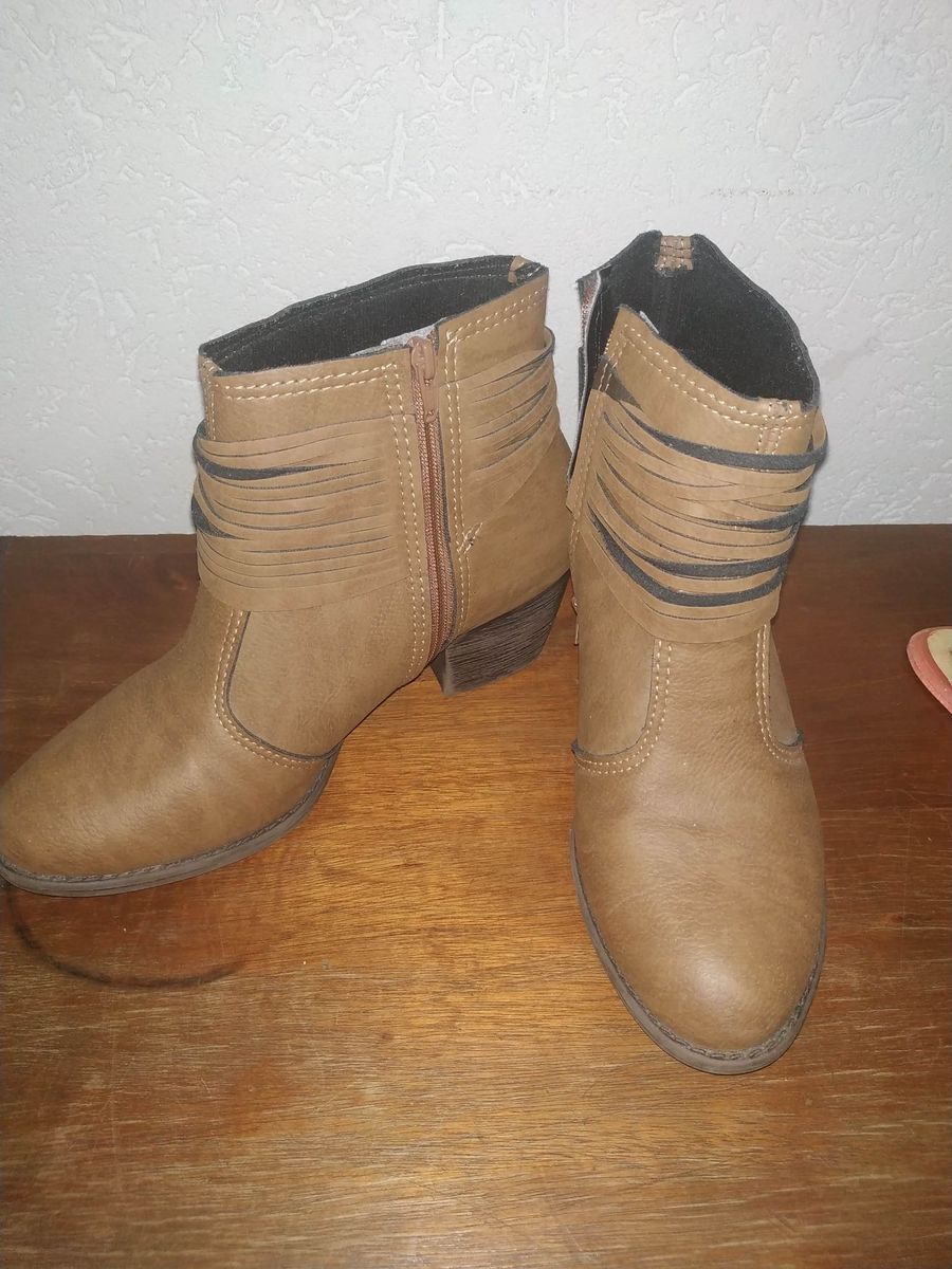bota moleca tiras