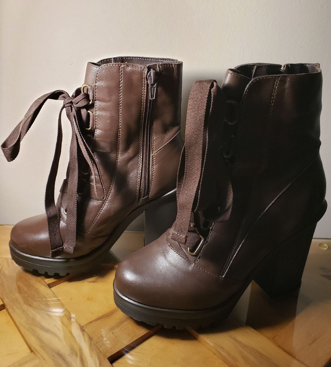 bota coturno feminina constance