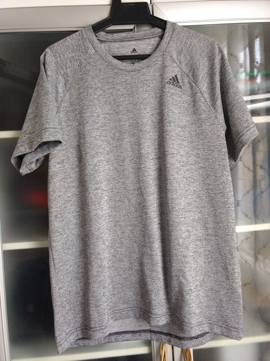 camiseta adidas cinza masculina