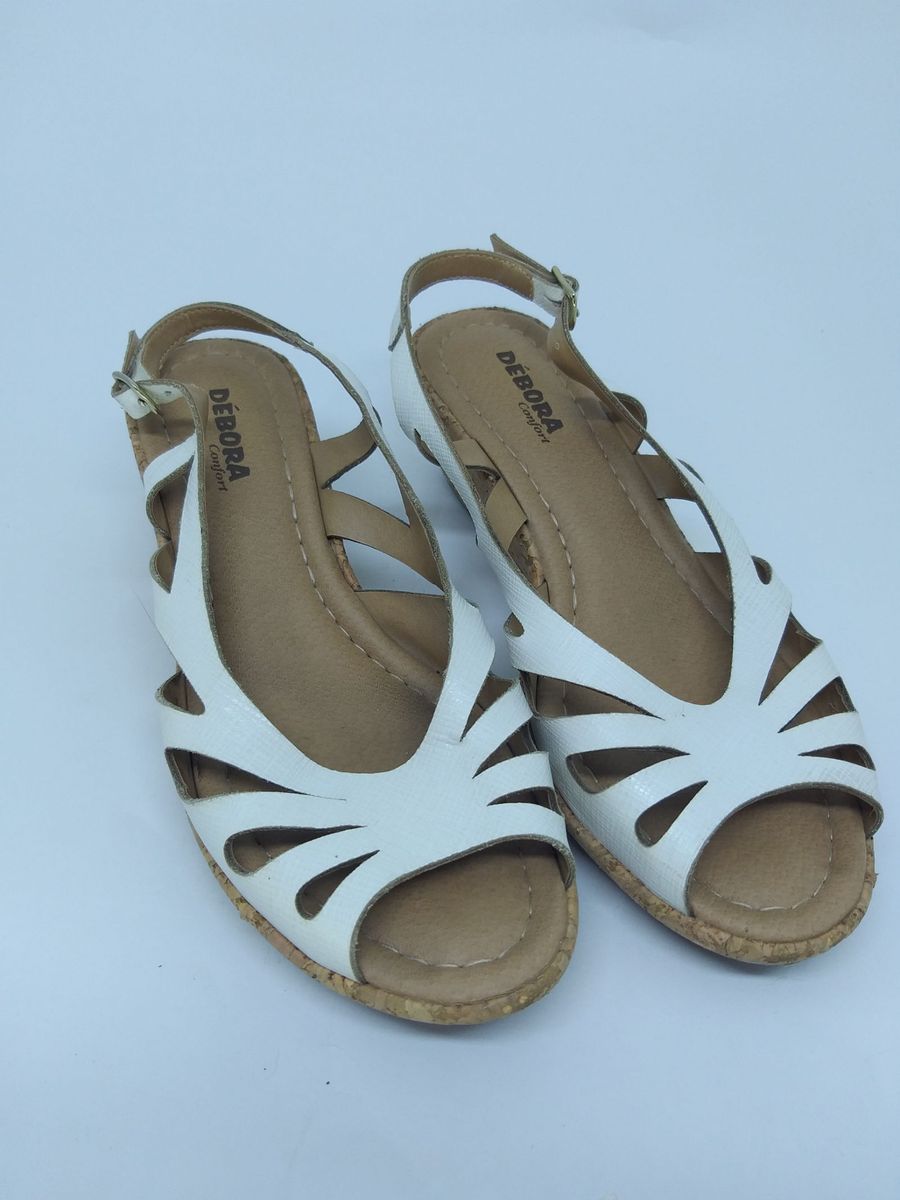 sandalia anabela com salto de cortiça