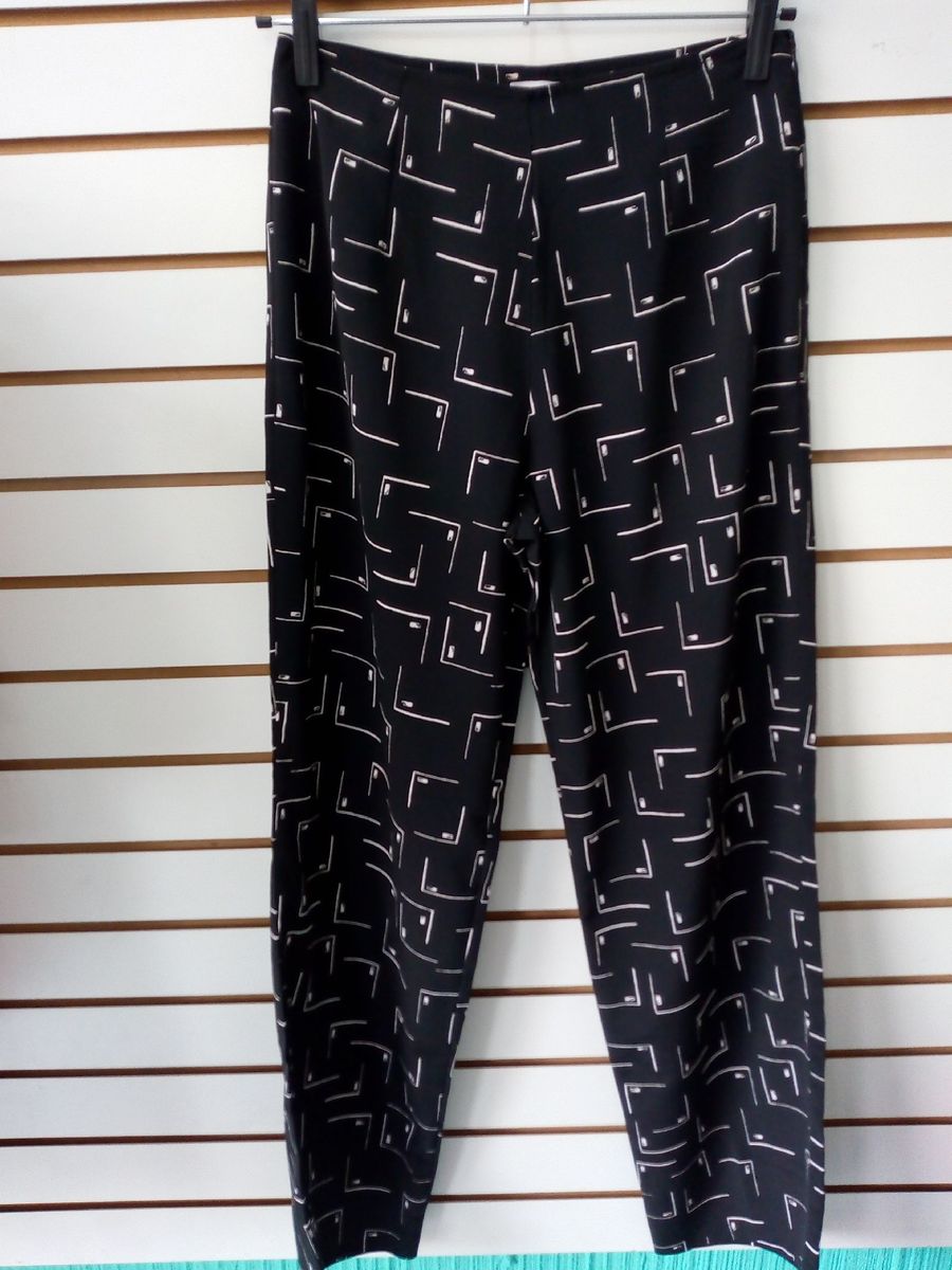 calça preta estampada