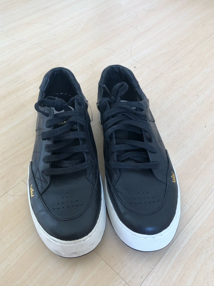 tenis osklen forma pequena