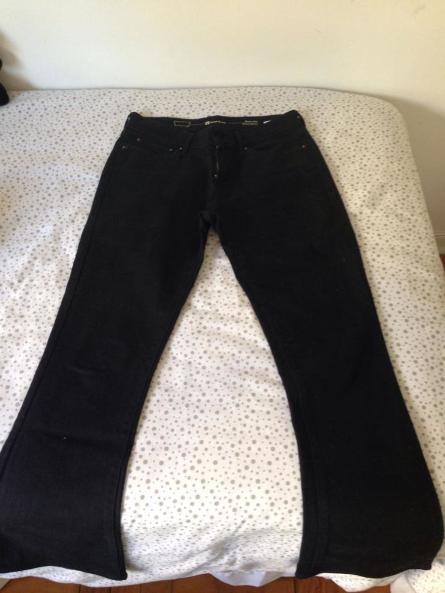 calça levis preta feminina