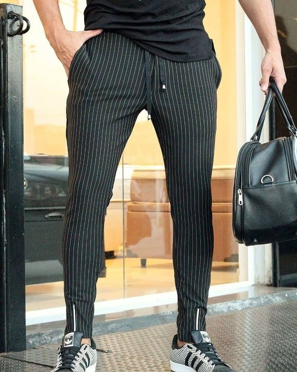 calça jogger com risca giz