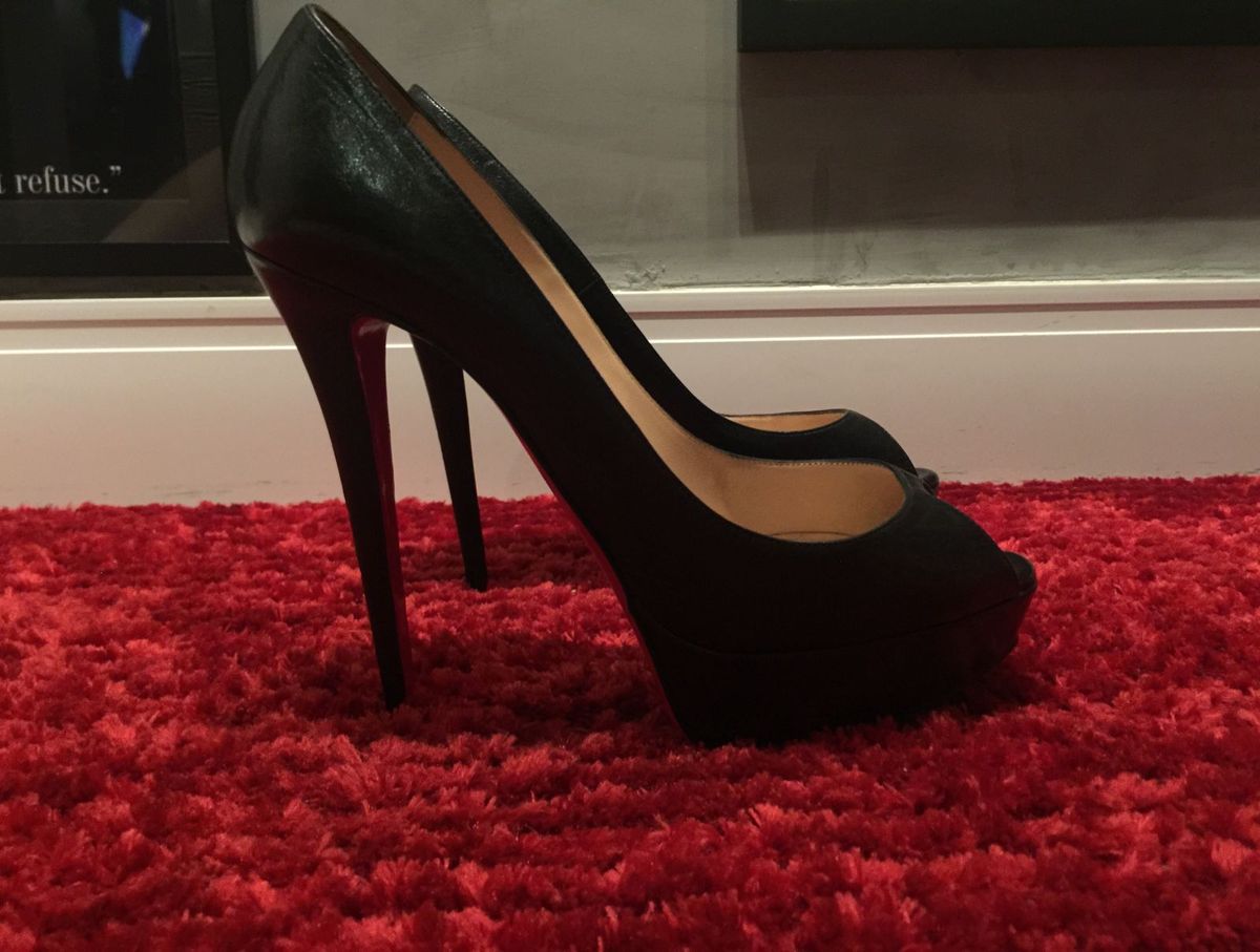 louboutin enjoei