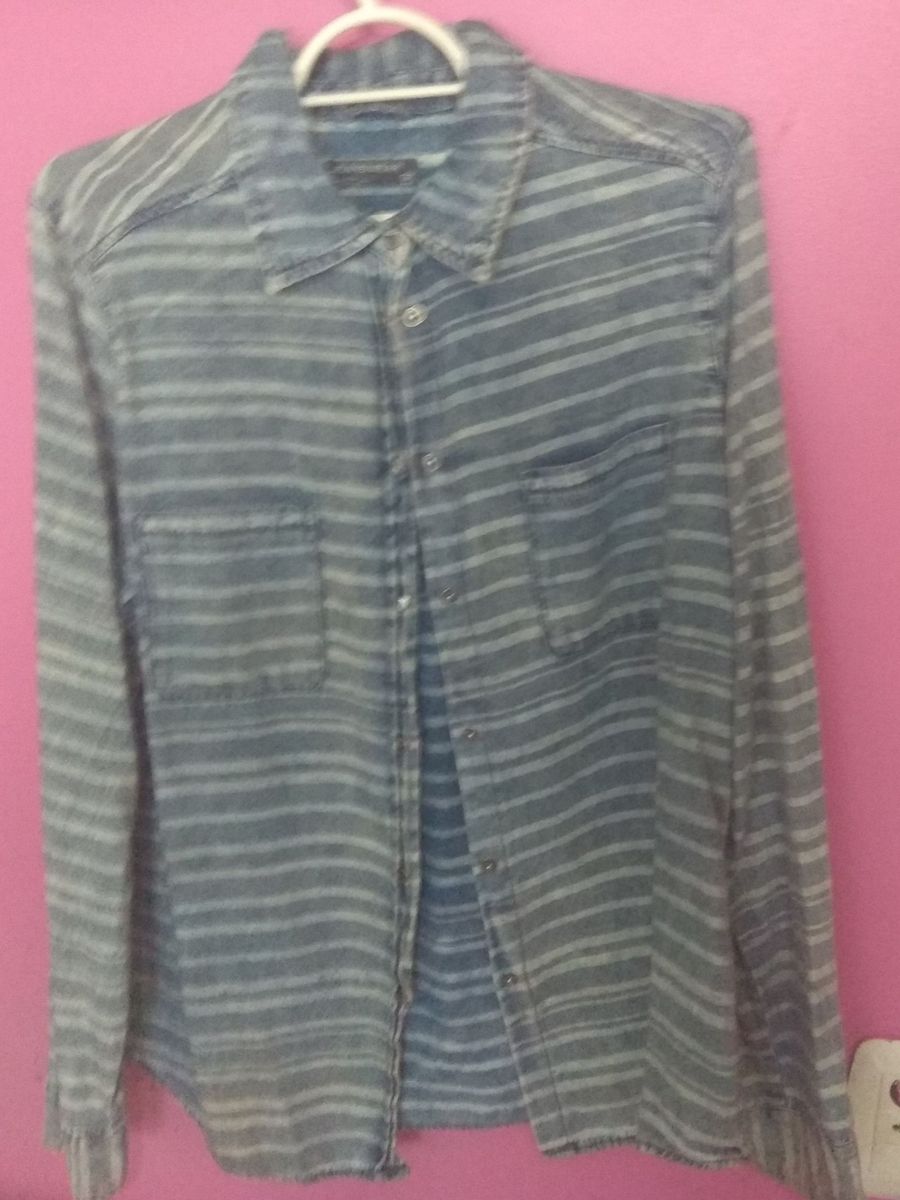 camisa jeans listrada feminina
