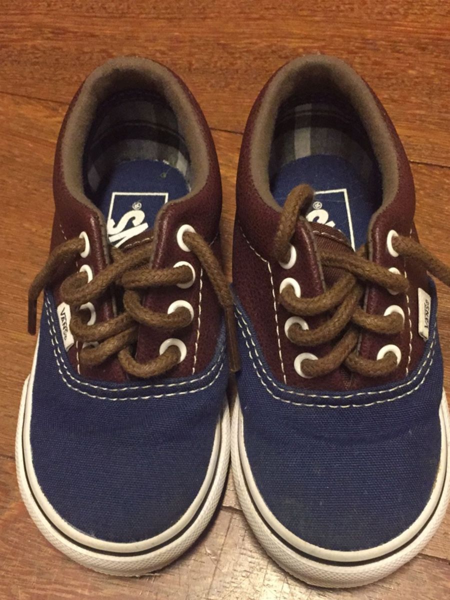 vans azul e marrom