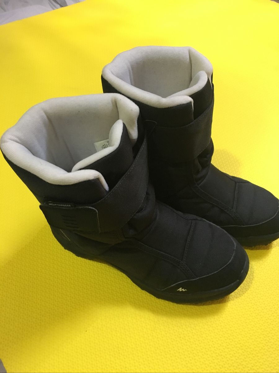 bota quechua feminina neve