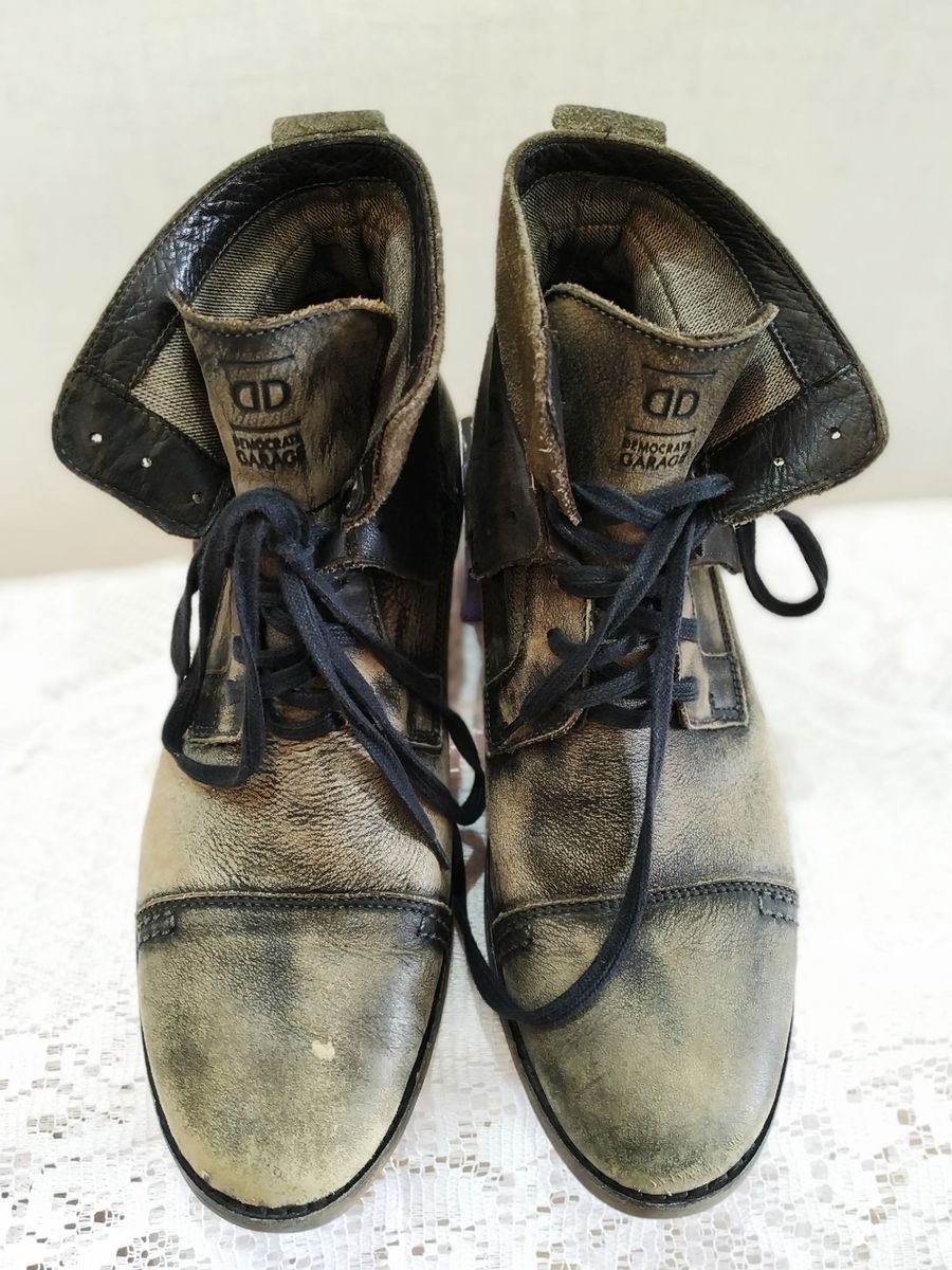 bota democrata cano curto