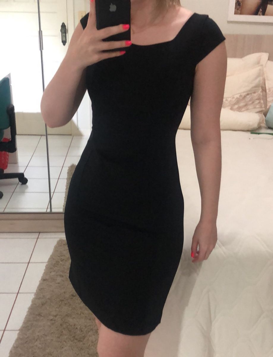 vestido tubinho preto para fotos de formatura