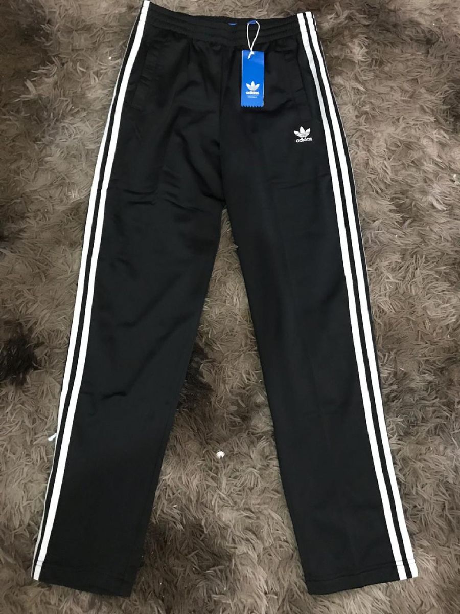 calça da adidas larga