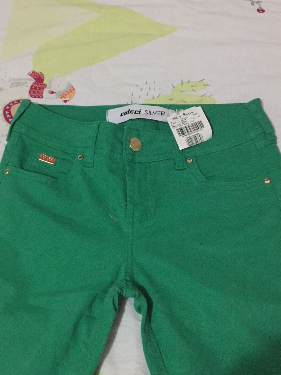calça verde colcci